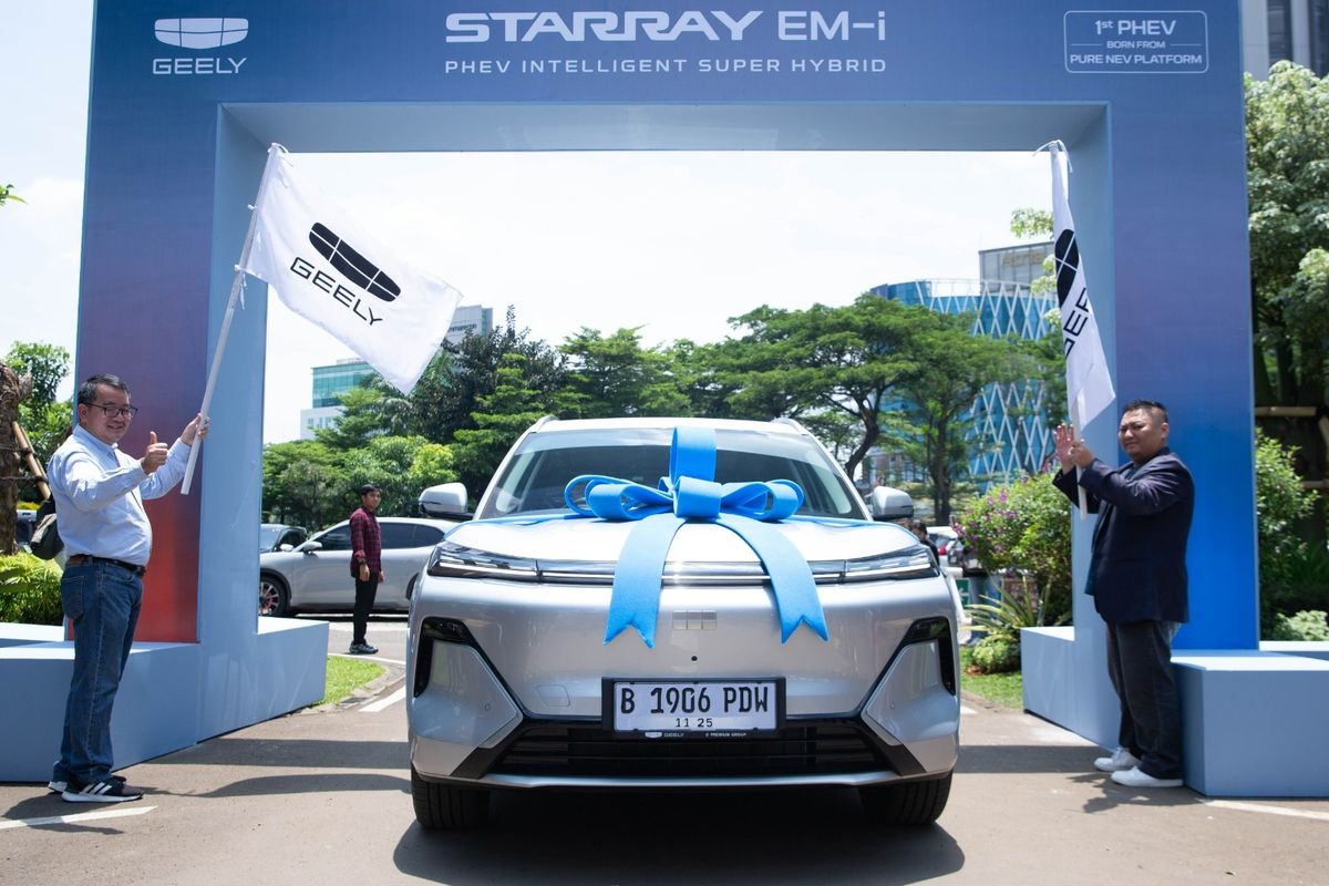 Geely Starray EM-i Resmi Dikirim ke Pembeli Pertama, Siap Geser Pesaing!
