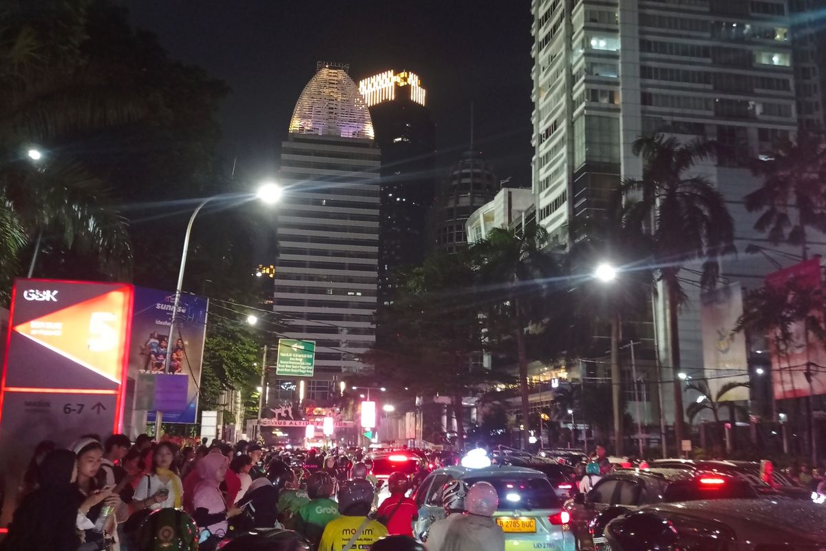 Macet Parah di GBK Senayan Usai Konser BLACKPINK dan Laga Futsal Timnas, Ini Penyebabnya!