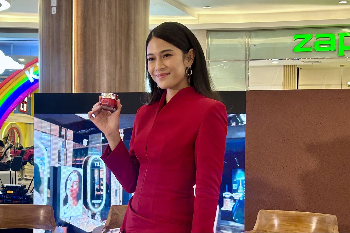 Dian Sastrowardoyo Bagikan Rahasia Lawan Ageism dengan Self-Care yang Menginspirasi