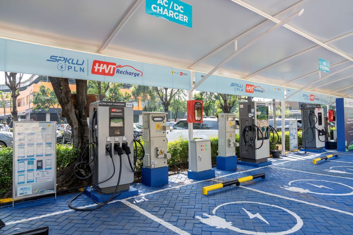 PLN Siapkan SPKLU Bergerak untuk Layani Perjalanan Mudik Natal & Tahun Baru 2025/2026