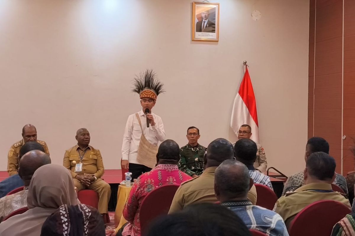 Traktir Buku & Alat Tulis untuk Puluhan Anak Yatim-Piatu