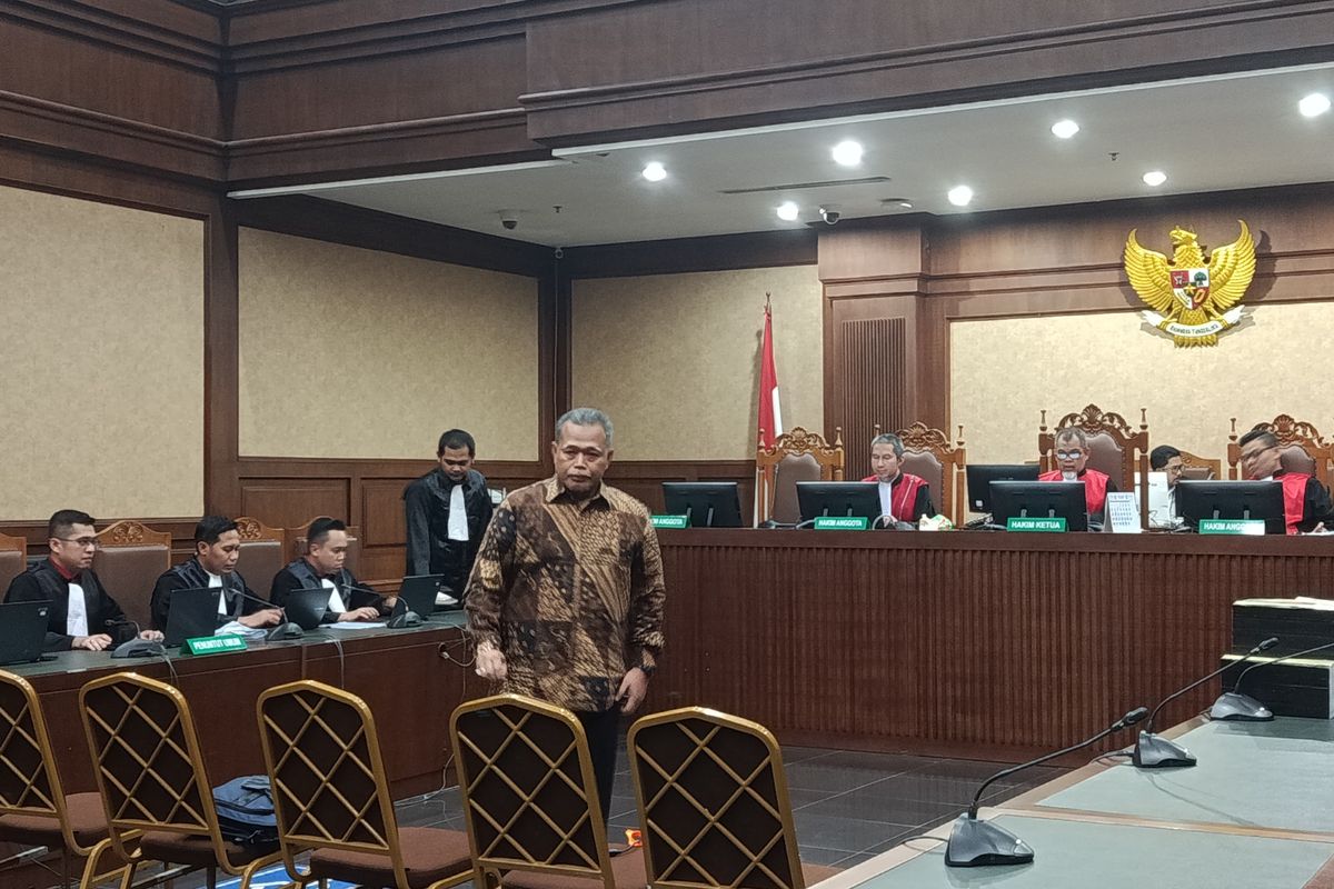Jaksa Tuntut Hukuman Maksimal untuk Mantan Hakim Korup, Protes Bergema!