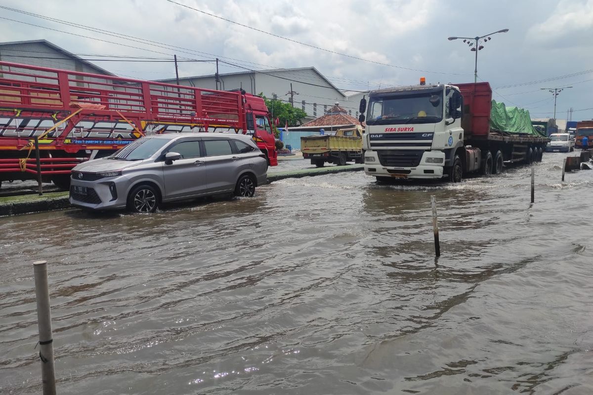 5 Langkah Penting Penanganan Mobil Terkena Banjir Agar Mesin Tetap Awet