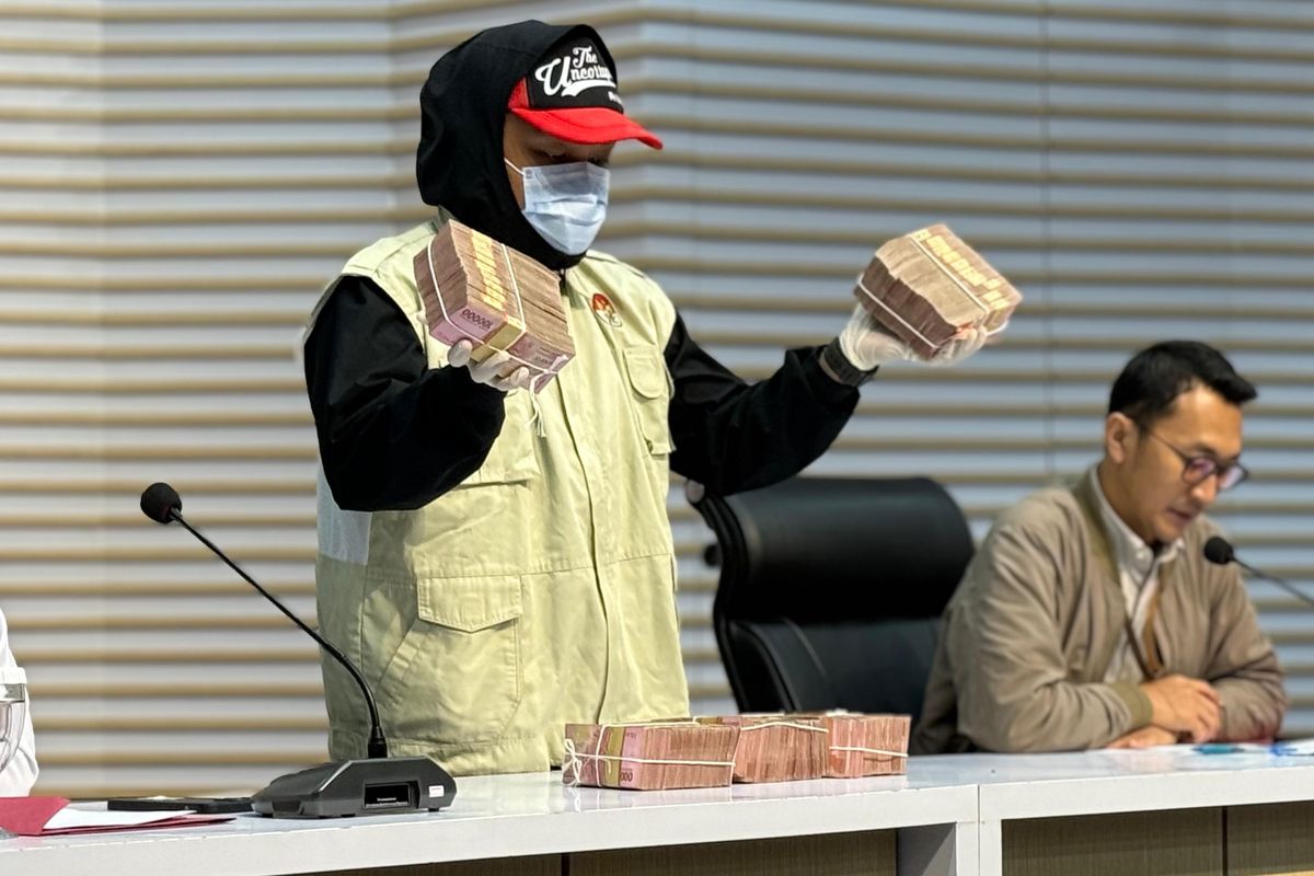 KPK Geledah Rumah Dinas Bupati Ponorogo, Sita Uang Tunai dan Dokumen Elektronik Penting