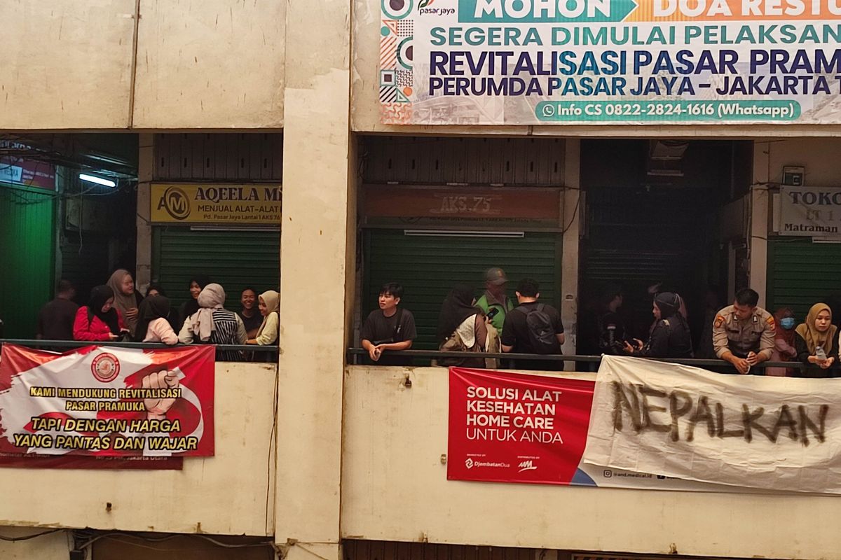 Pedagang Pasar Pramuka Geram! Kios Ditutup Paksa Tanpa SK Baru, Dituding Langgar Instruksi Gubernur