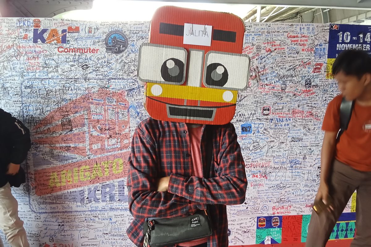 Kereta Jalita Hidup Kembali! Railfans Cosplay Seru di Mini Museum KRL