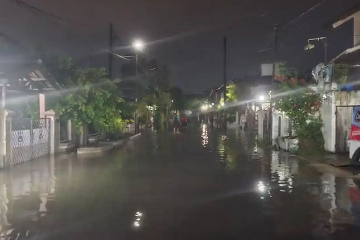 Banjir 1,5 Meter Landa Duta Indah Pondok Gede Bekasi, BPBD Siap Evakuasi Warga