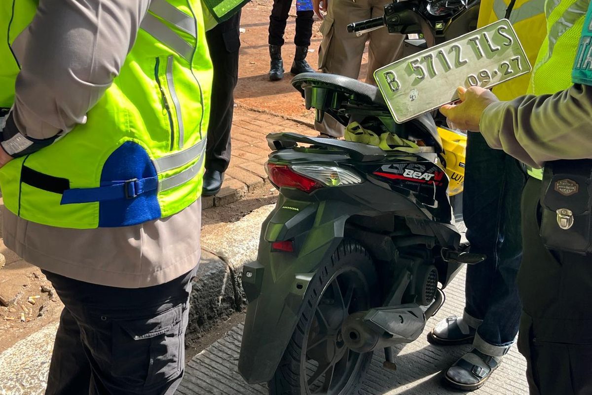 Polisi Beberkan Alasan Maraknya Pengendara Copot Pelat Nomor – Ini Faktanya!