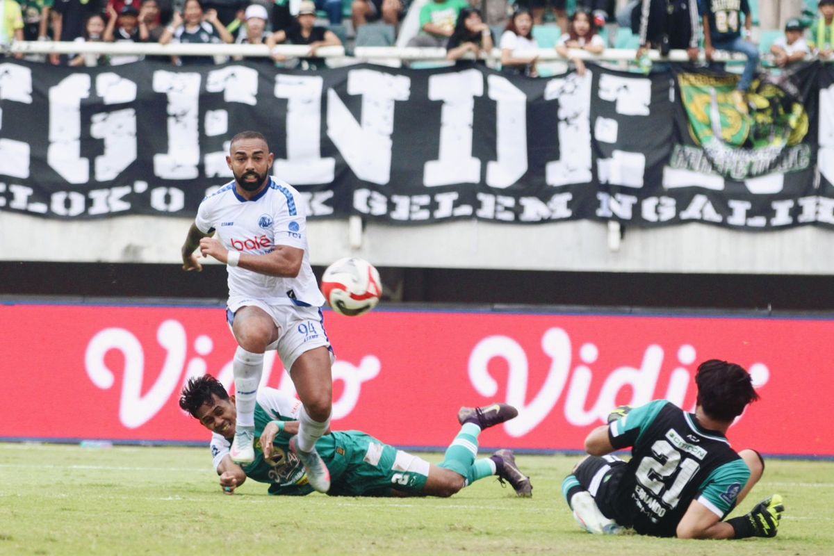 Skor Akhir Persebaya Vs Arema 0-0: Pertandingan Sengit Penuh Emosi