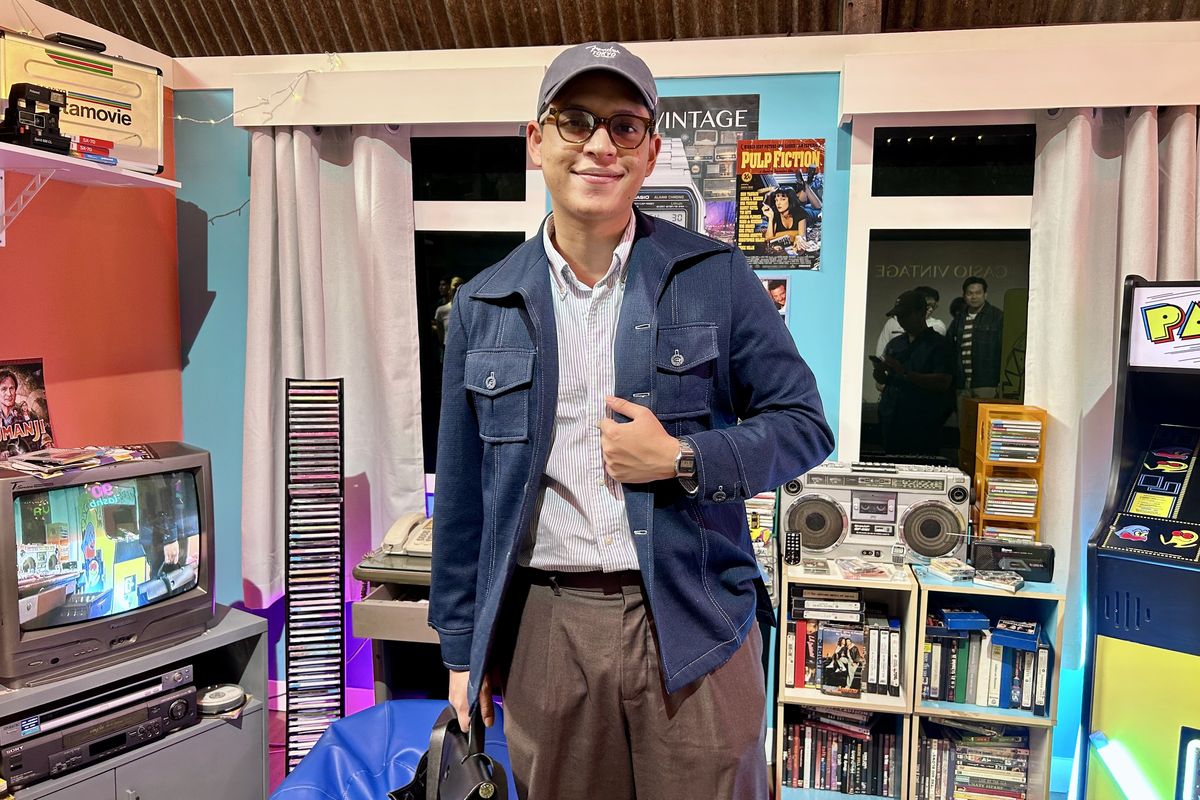 Adikara Fardy Pamer Gaya Vintage Memukau di Acara Casio Vintage Bangkok