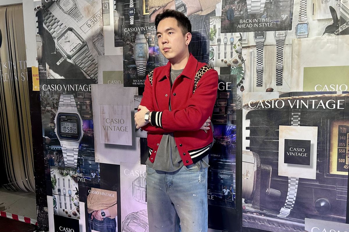 Kent Hadi Pamer Gaya Retro Modern di Acara Casio Vintage Bangkok, Nostalgia Kekinian!