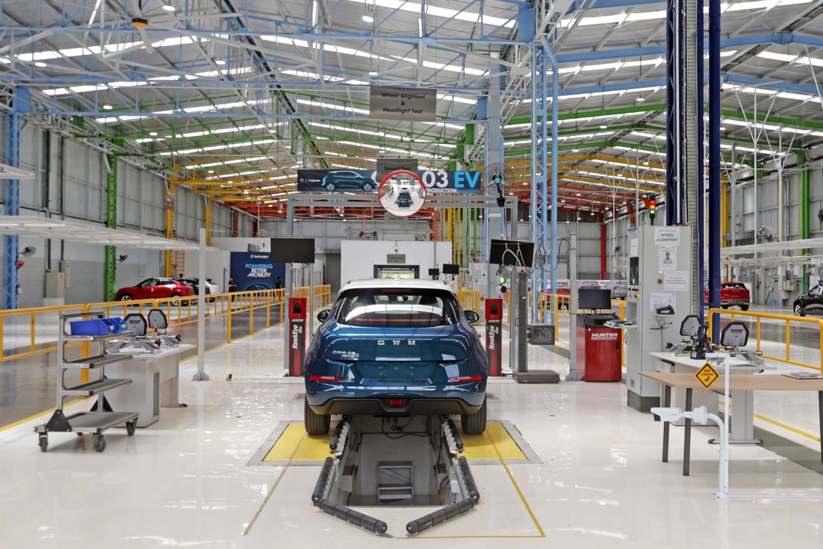 Mobil Listrik Buatan Bogor Siap Merambah Pasar Global?