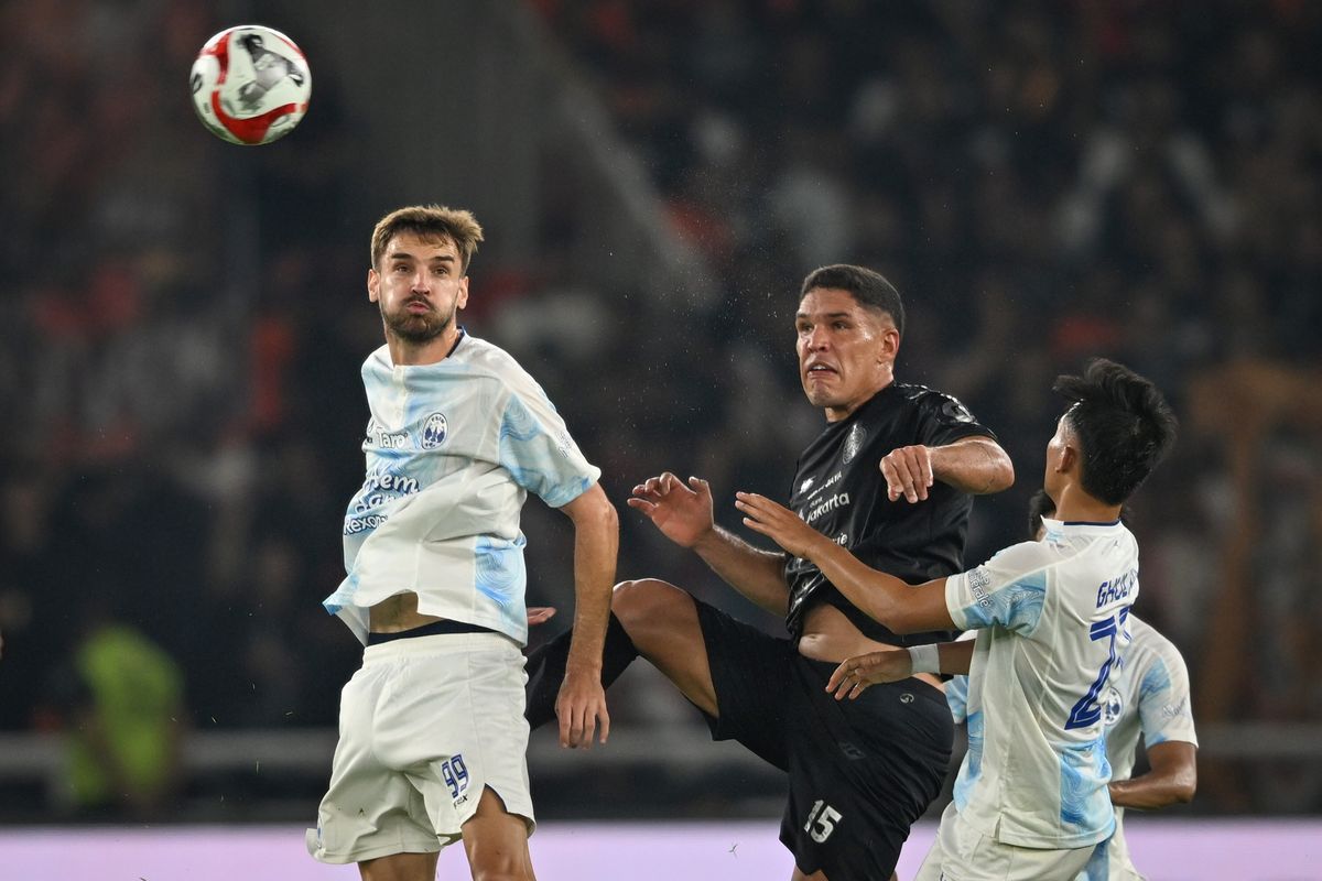 Persija Jakarta Kalahkan PSIM Yogyakarta 2-0!