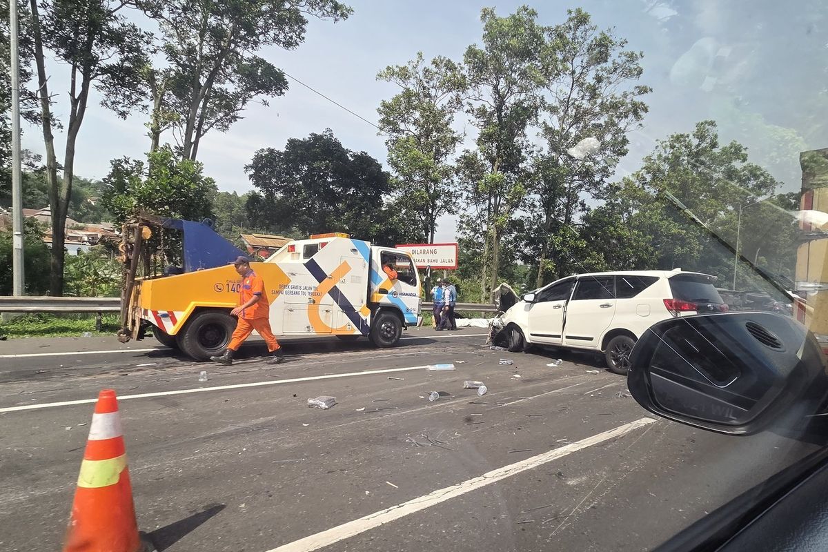 Macet Parah di Tol Purbaleunyi Arah Jakarta Akibat Kecelakaan di KM 125, Pengendara Wajib Waspada!